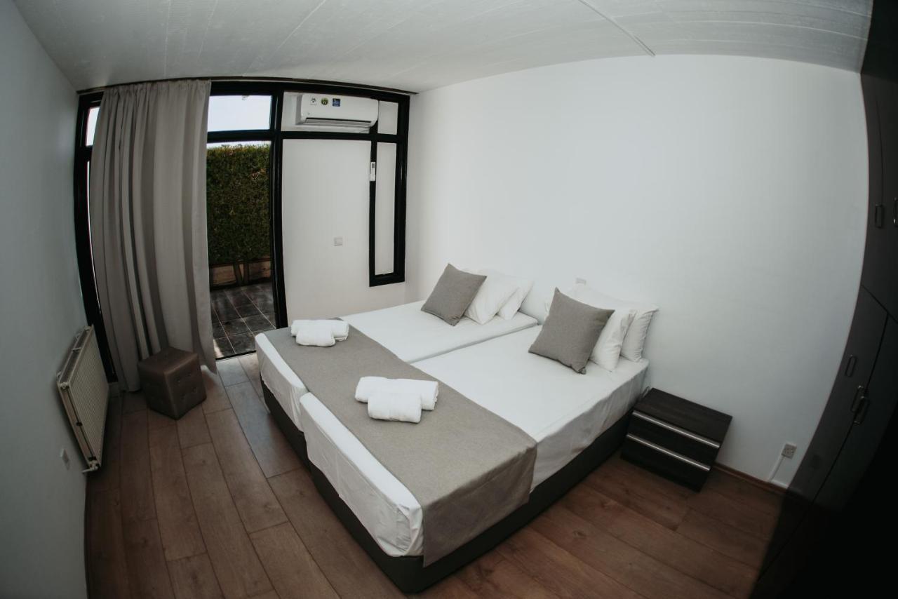 Ovis Hotel Apartments Ayia Napa Exterior foto
